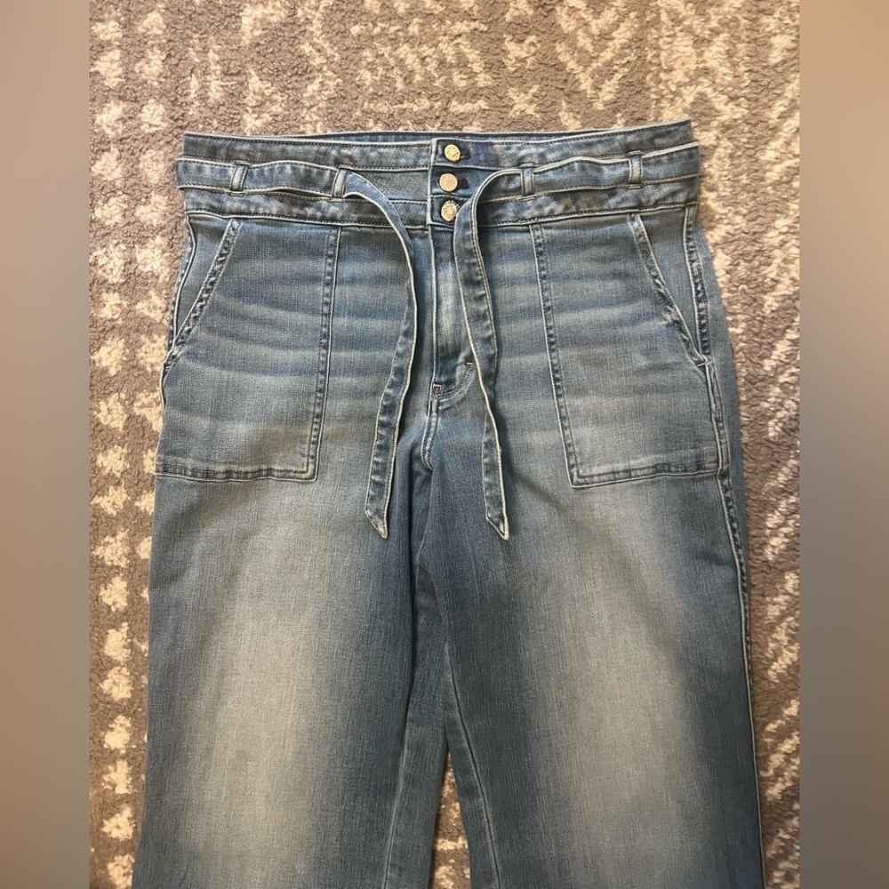 White House Black Market Faded Blue Wide-high rise jeans size 12 (A203) - Picture 4 of 14